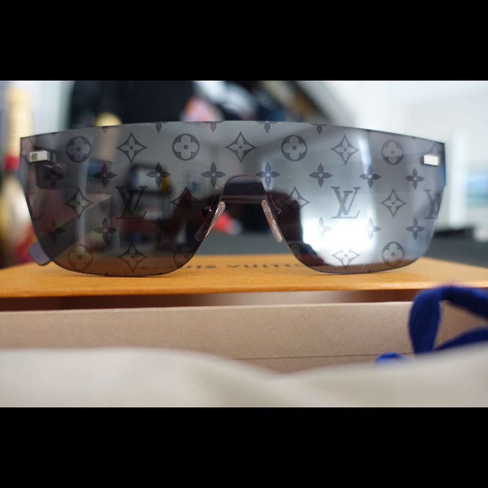 Authentic Louis Vuitton City Mask Sunglasses